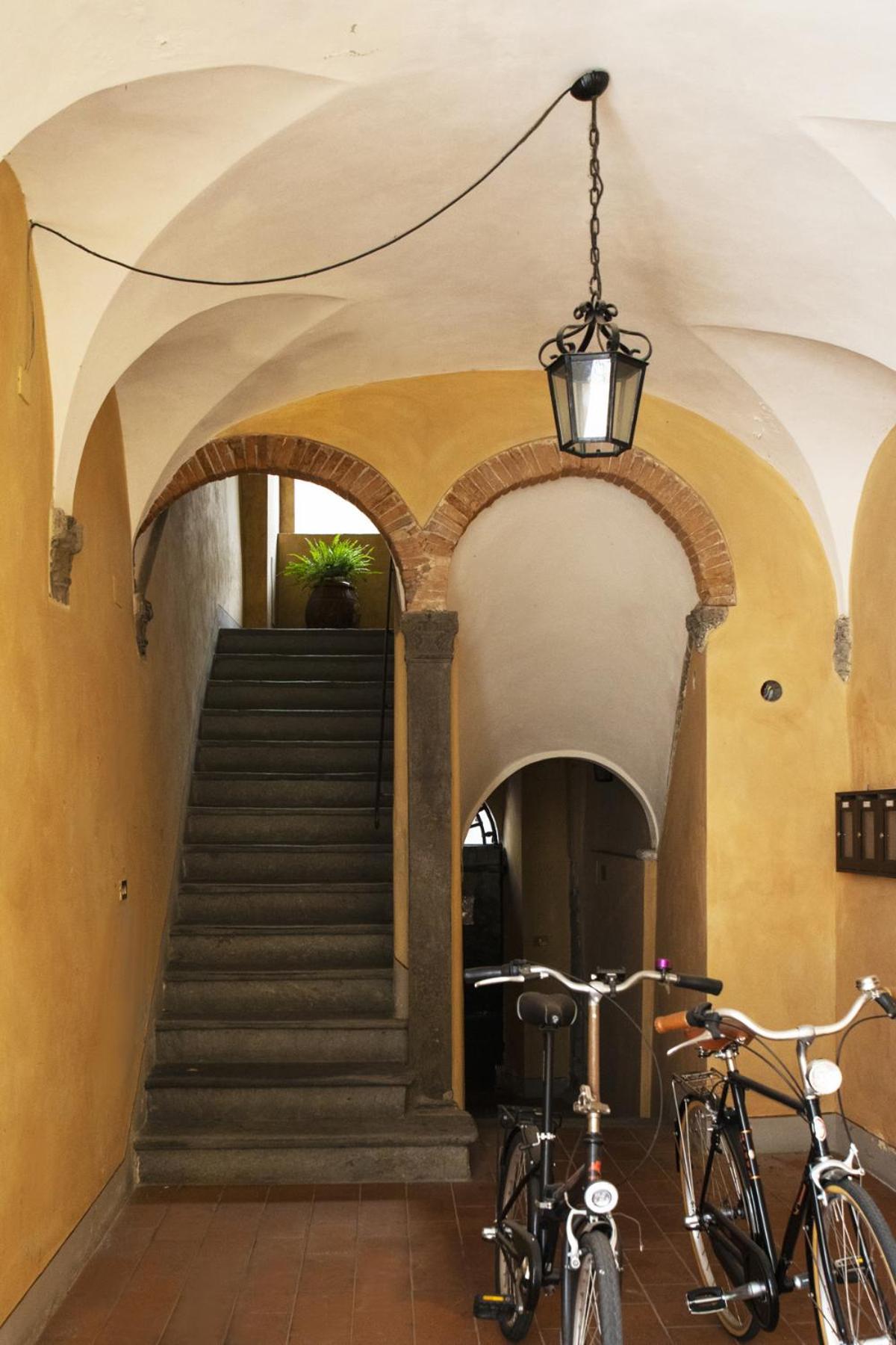 La Mansardina Beccheria Central Apartment 1 Double Bedroom, 1 Sofa Bed Lucca Buitenkant foto